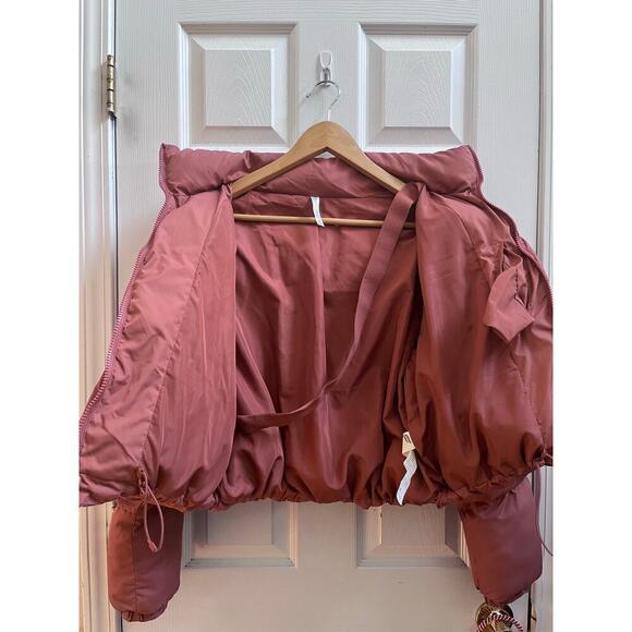 Fabletics Wander Pocket Stand Up Collar Cropped Puffer Jacket Cherry Mocha XS - Picture 11 of 12